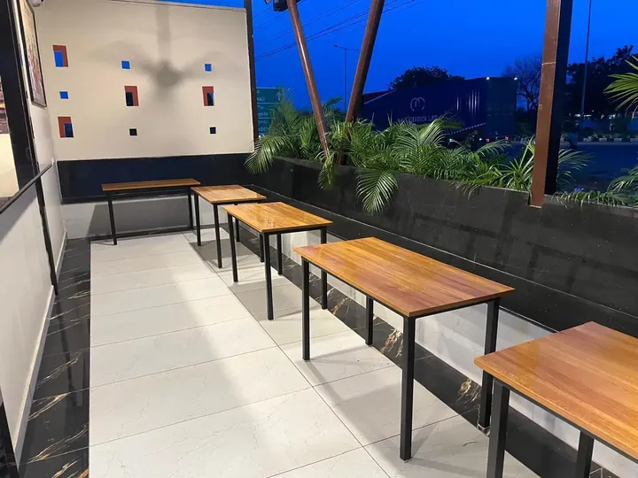 Highway Outlets